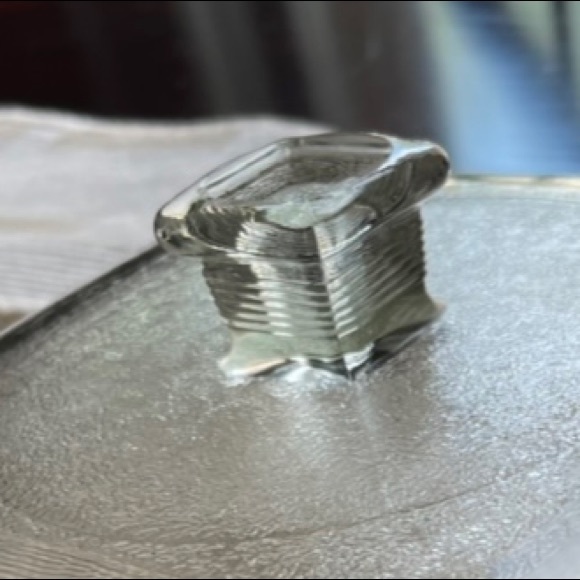 Vintage Domed Square Lid Square Handle - Picture 4 of 7